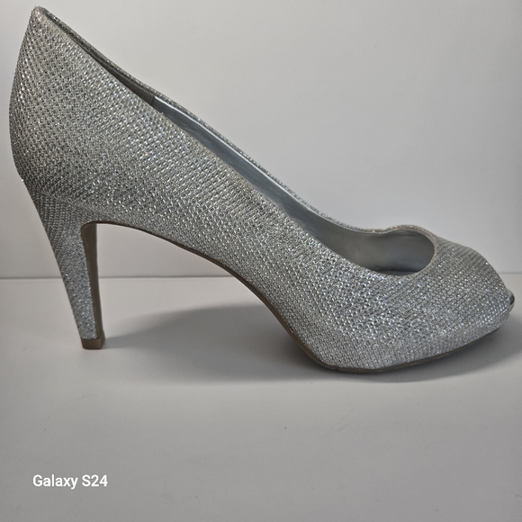 Bandolino Rainaa Glitter Peep Toe Slip On Pumps Silver Size 9.5 - Picture 6 of 9